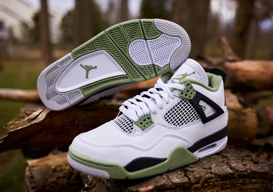 NIKE RETRO 4