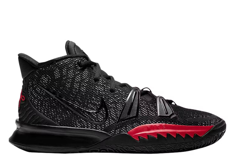 NIKE KYRIE 7