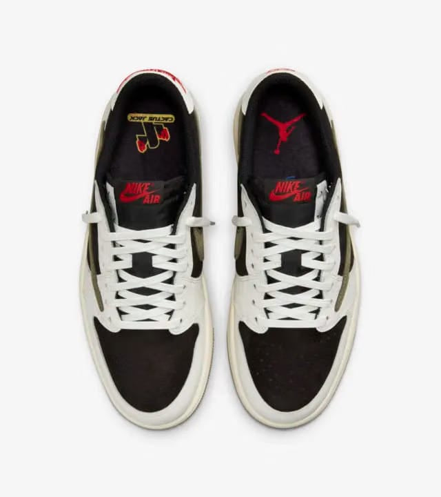 AIR JORDEN 1 RETRO LOW OG TRAVIS SCOTT
