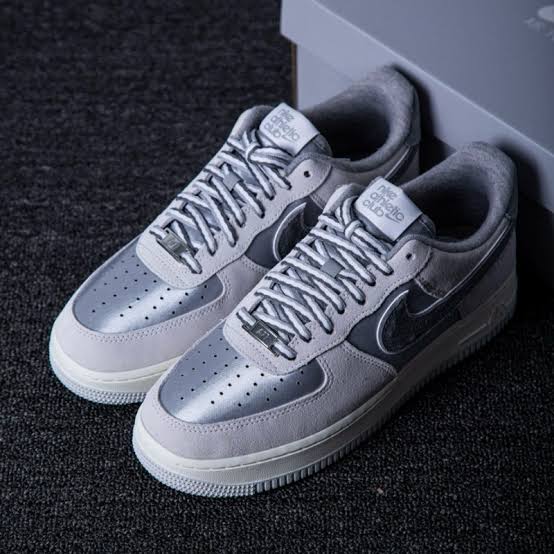 NIKE AF1 LX