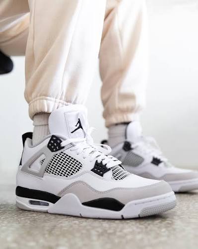 NIKE RETRO 4