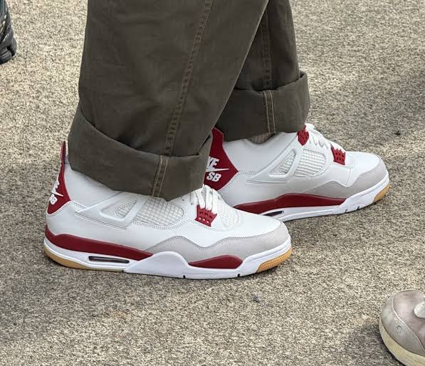 NIKE RETRO 4