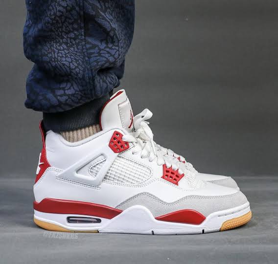 NIKE RETRO 4